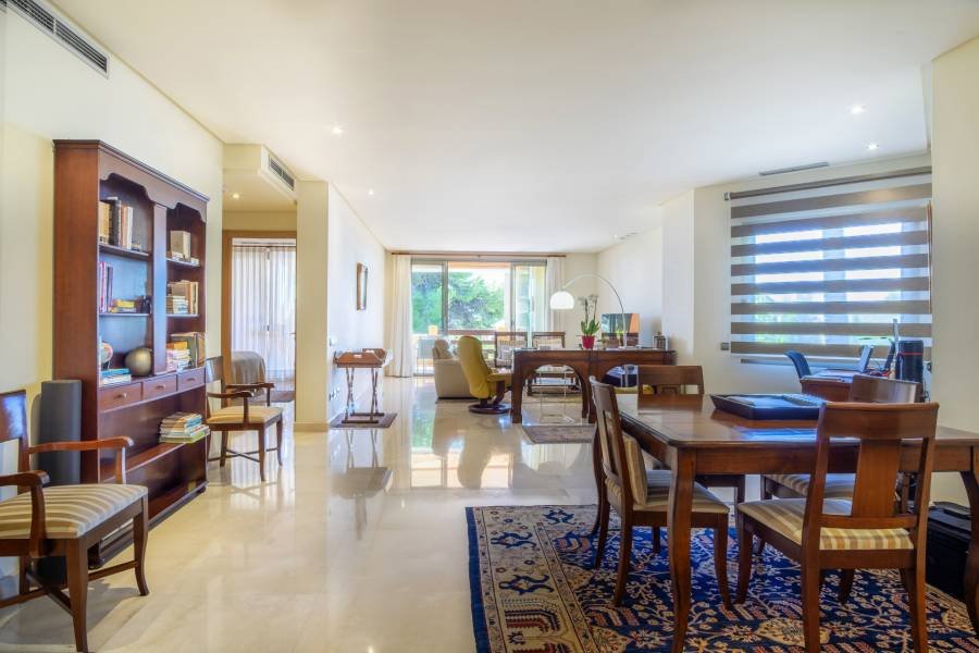 Apartment in Marbella Golden Mile Marbella | 2-bed | €1.35M