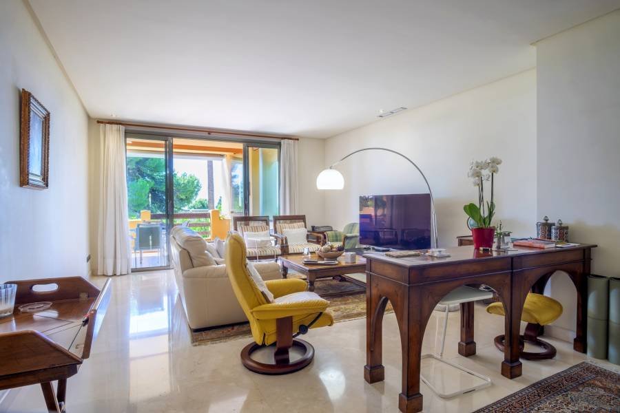 Apartment in Marbella Golden Mile Marbella | 2-bed | €1.35M