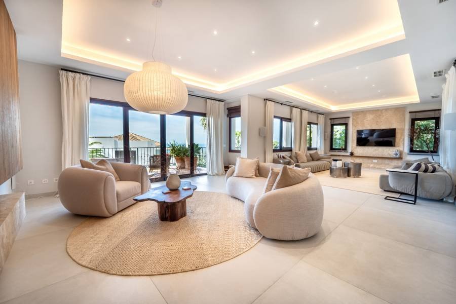 Villa in Marbella Este Marbella | 6-bed | €4.00M