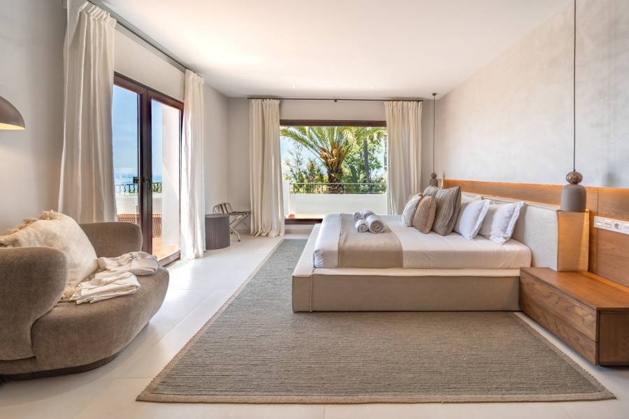 Villa in Marbella Este Marbella | 6-bed | €4.00M