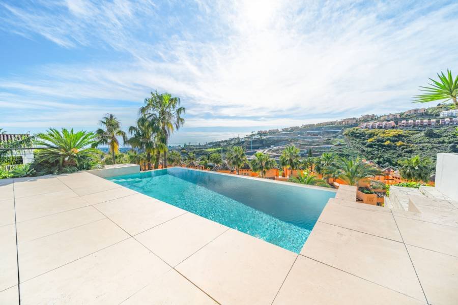 Villa en La Alqueria, Benahavis | 5 dormitorios | €2.75M