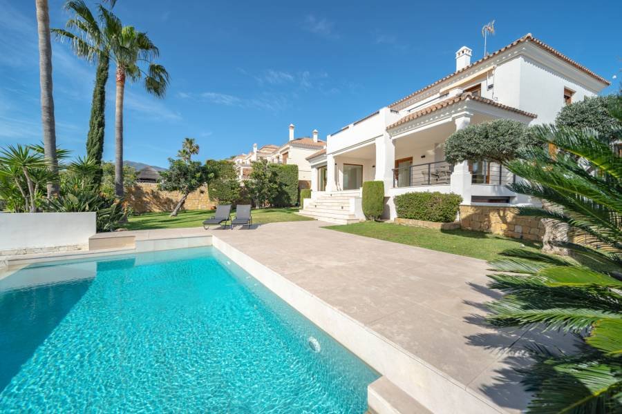 Villa en La Alqueria, Benahavis | 5 dormitorios | €2.75M