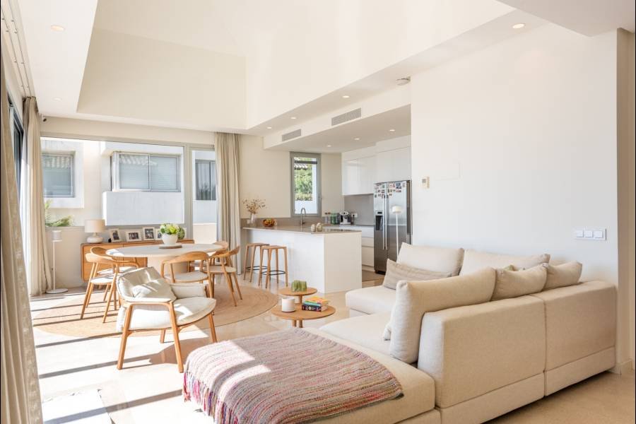 Penthouse in Marbella Club Hills Benahavis | 4-bed | €1.25M