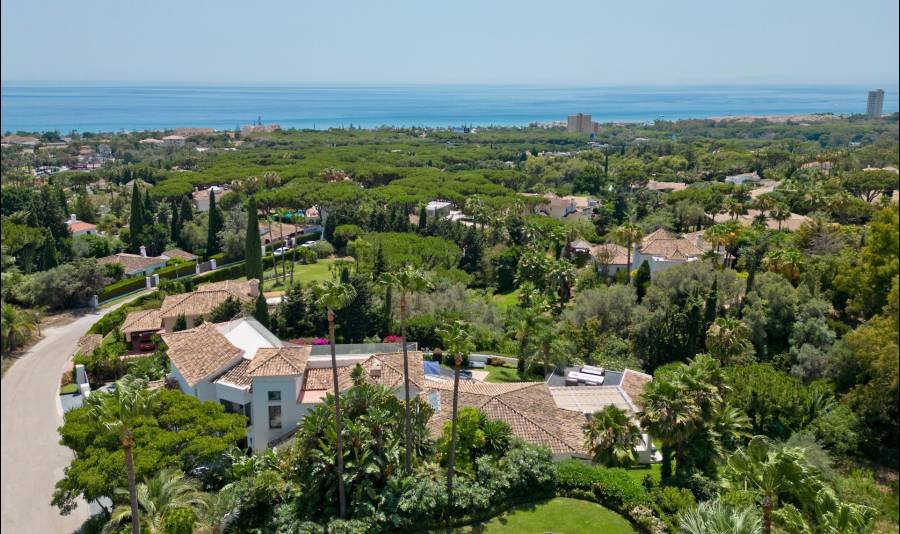 Villa in Marbella Este Marbella | 6-bed | €3.85M