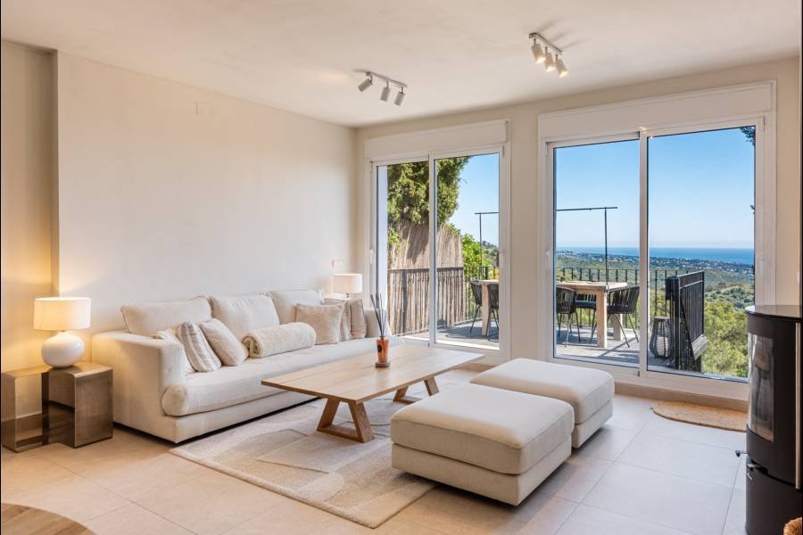 Town House in Marbella Este Marbella | 2-bed | €0.60M