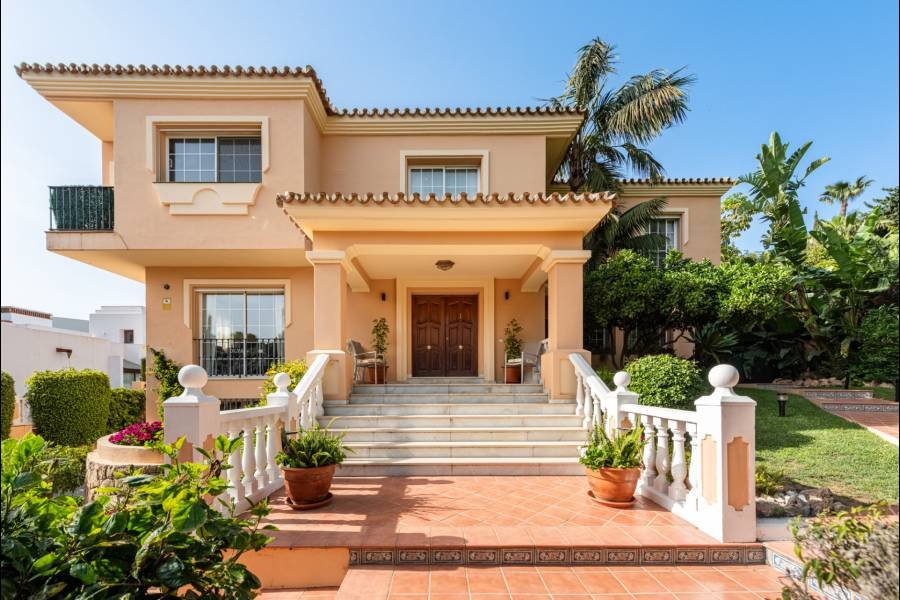 Villa in Marbella - Puerto Banus Marbella | 5-bed | €3.85M