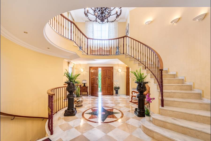 Villa in Marbella - Puerto Banus Marbella | 5-bed | €3.85M