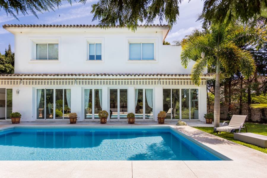 Villa in Marbella Este Marbella | 5-bed | €3.95M