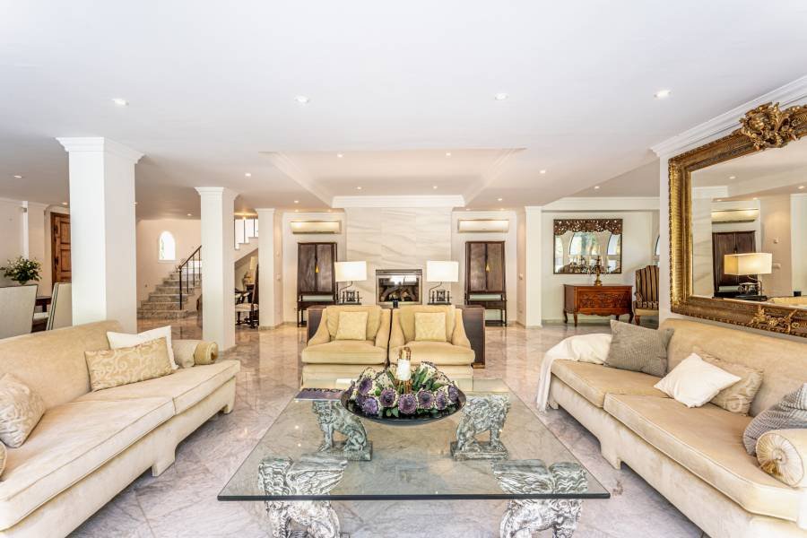 Villa in Marbella Este Marbella | 5-bed | €3.95M