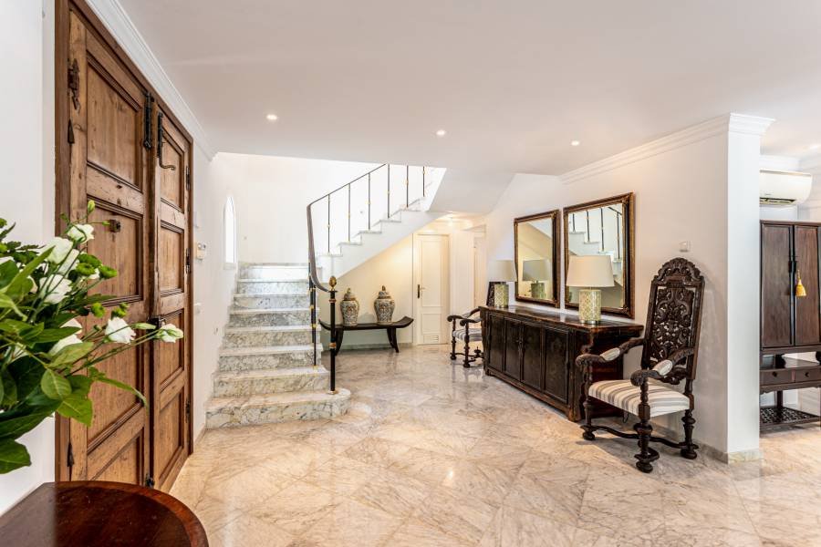 Villa in Marbella Este Marbella | 5-bed | €3.95M