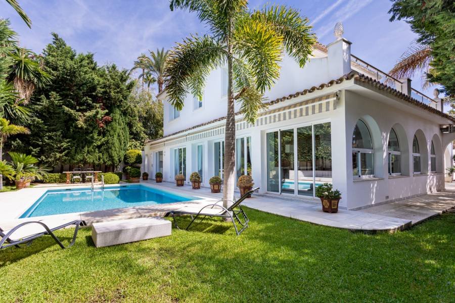 Villa in Marbella Este Marbella | 5-bed | €3.95M