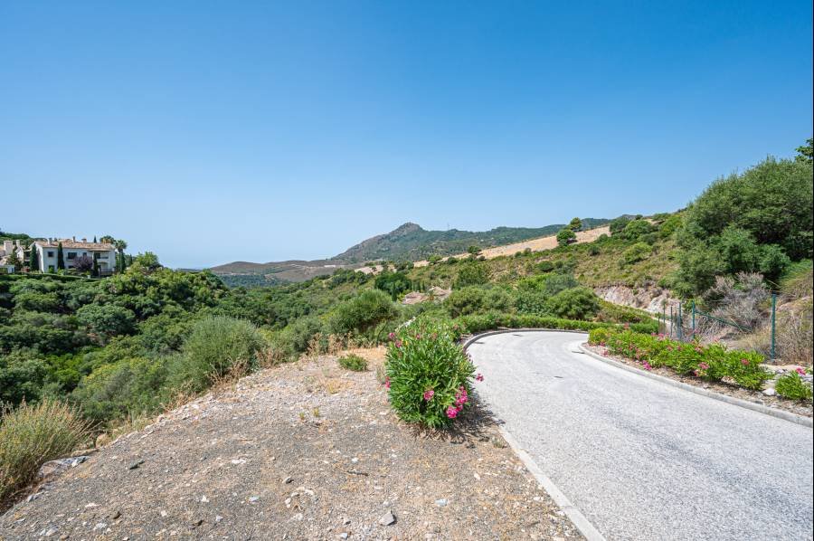 Plot in La Zagaleta Benahavis | €2.98M