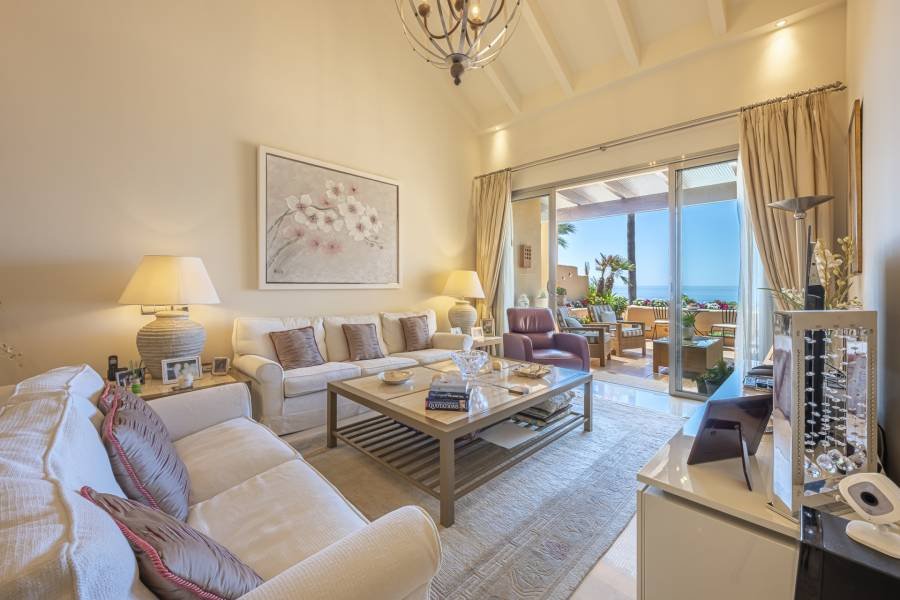 Penthouse in Marbella Golden Mile Marbella | 3-bed | €1.98M