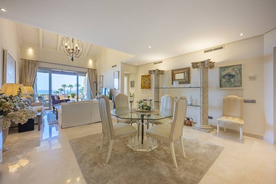 Penthouse in Marbella Golden Mile Marbella | 3-bed | €1.98M
