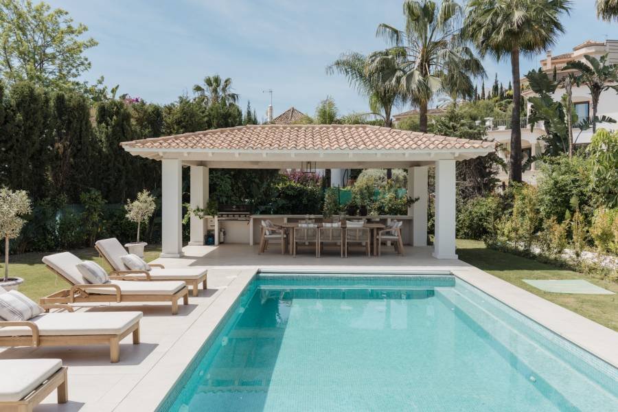 Villa in Los Arqueros Benahavis | 4-bed | €3.90M