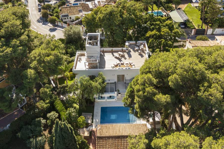 Villa in Nueva Andalucia Marbella | 6-bed | €2.19M