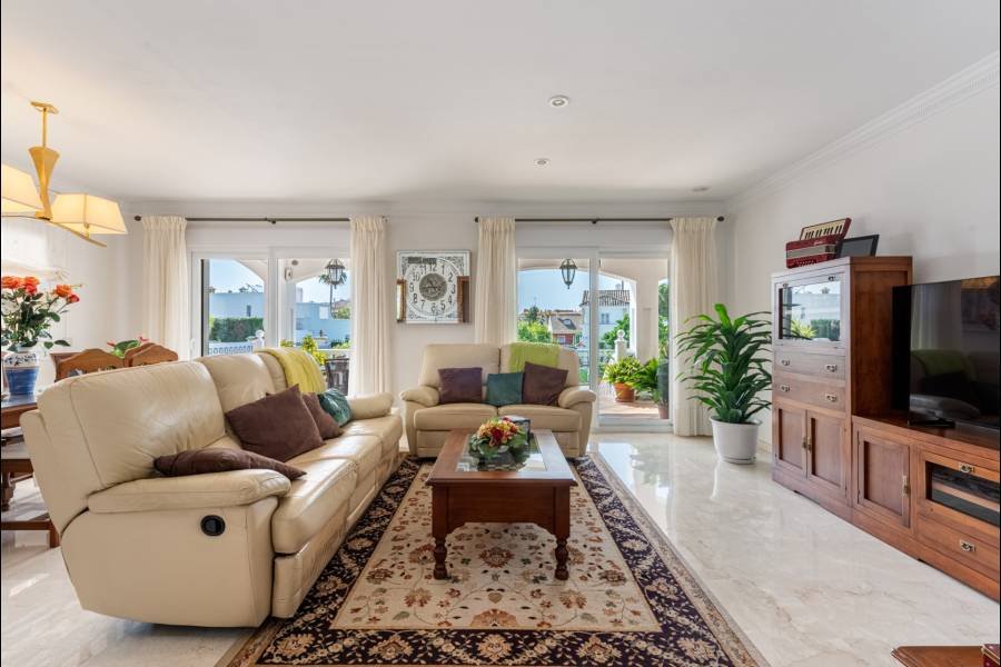 Villa San Pedro de Alcantara | 6-bed | €2.75M
