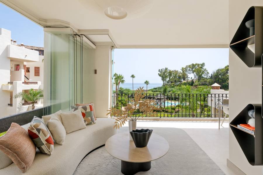 Apartment in Estepona East Estepona | 3-bed | €2.00M