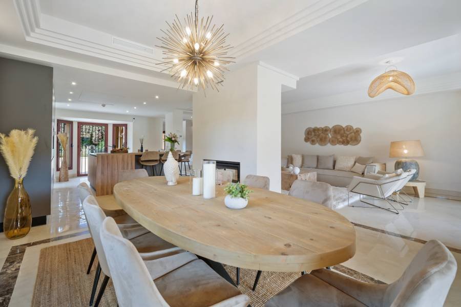 Semi Detached Villa in Marbella - Puerto Banus Marbella | 5-bed | €2.58M