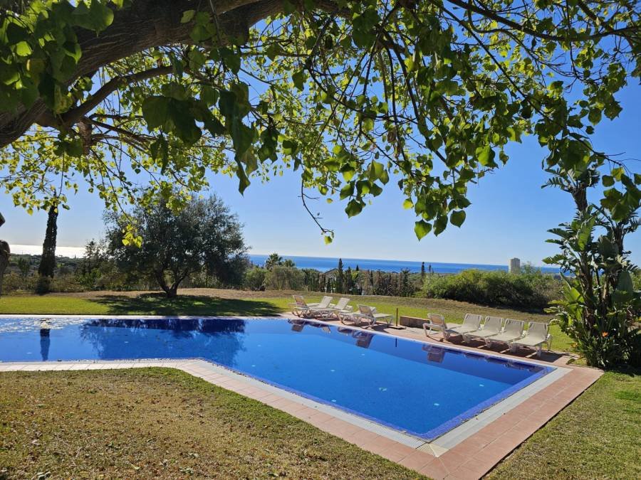 Villa en Marbella Este, Marbella | 5 dormitorios | €2.70M