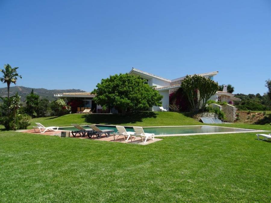 Villa en Marbella Este, Marbella | 5 dormitorios | €2.70M