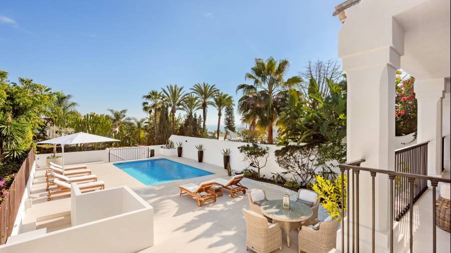 Semi Detached Villa in Marbella Golden Mile Marbella | 3-bed | €2.25M