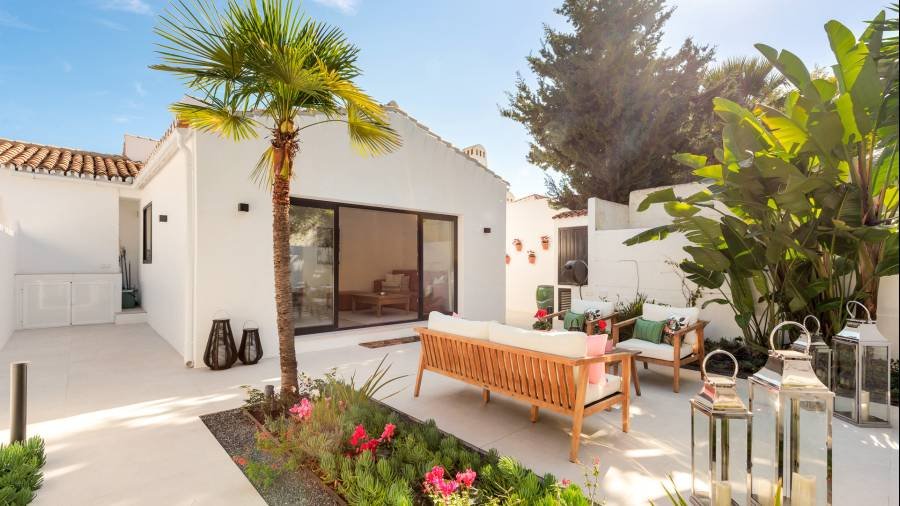 Semi Detached Villa in Marbella Golden Mile Marbella | 3-bed | €2.25M