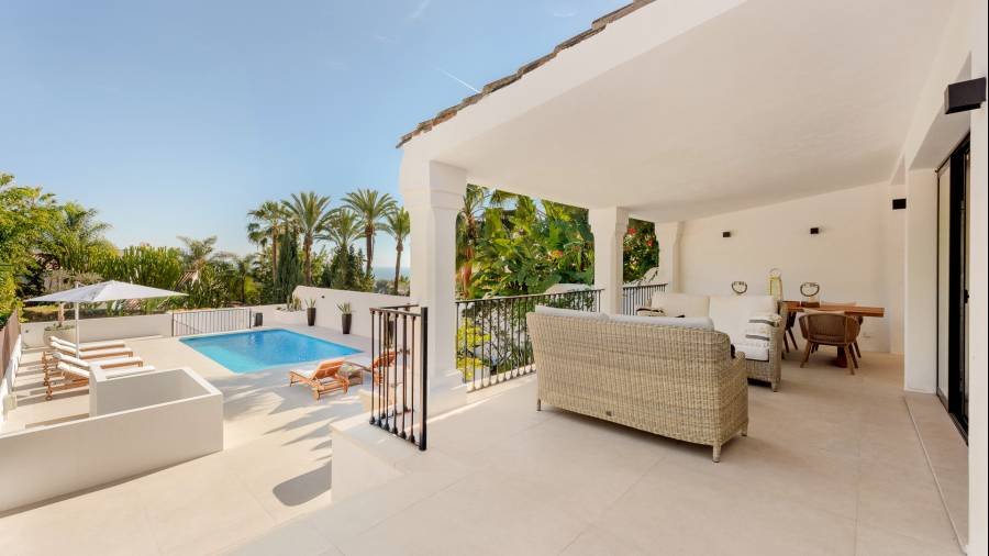 Semi Detached Villa in Marbella Golden Mile Marbella | 3-bed | €2.25M