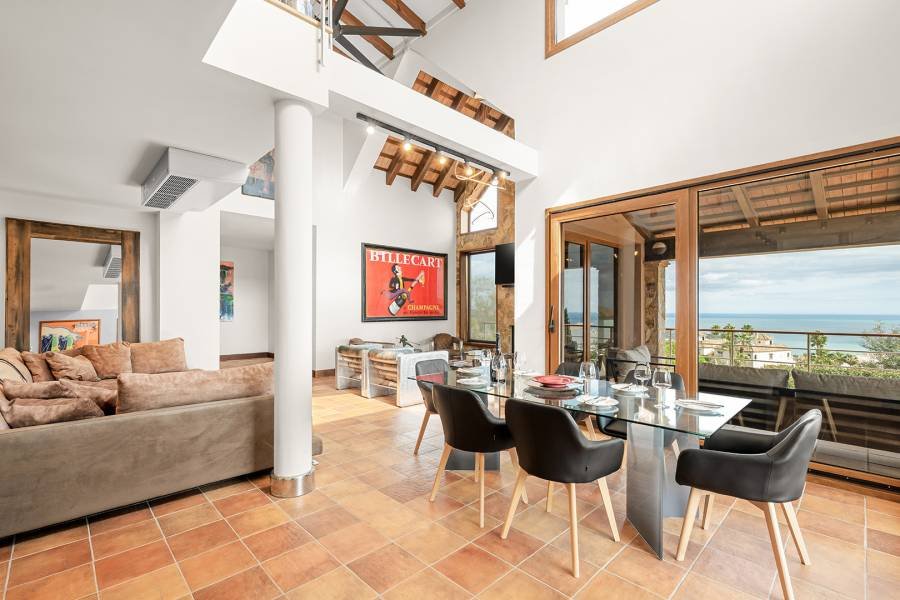 Villa in Alcaidesa Alta Alcaidesa | 4-bed | €1.65M