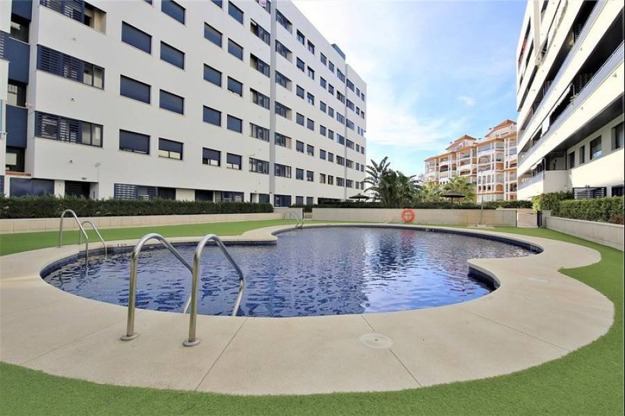 Penthouse в Estepona Town, Estepona | 3 спален | €0.70M
