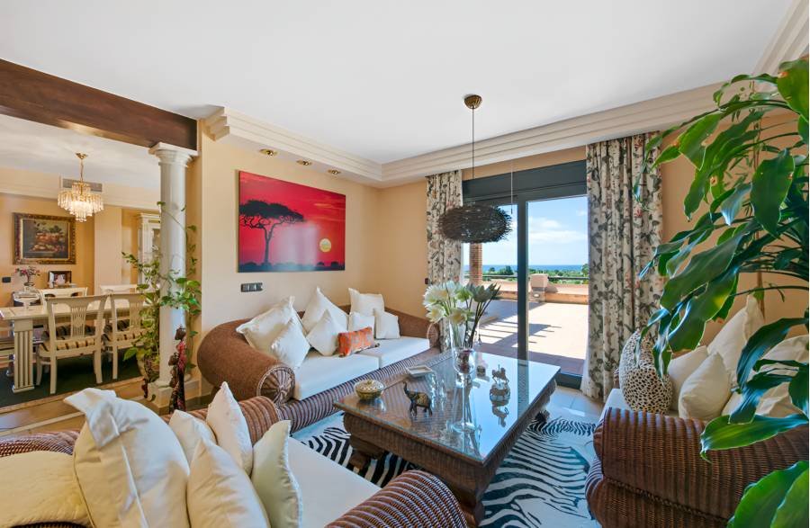 Villa in Estepona East Estepona | 6-bed | €2.75M