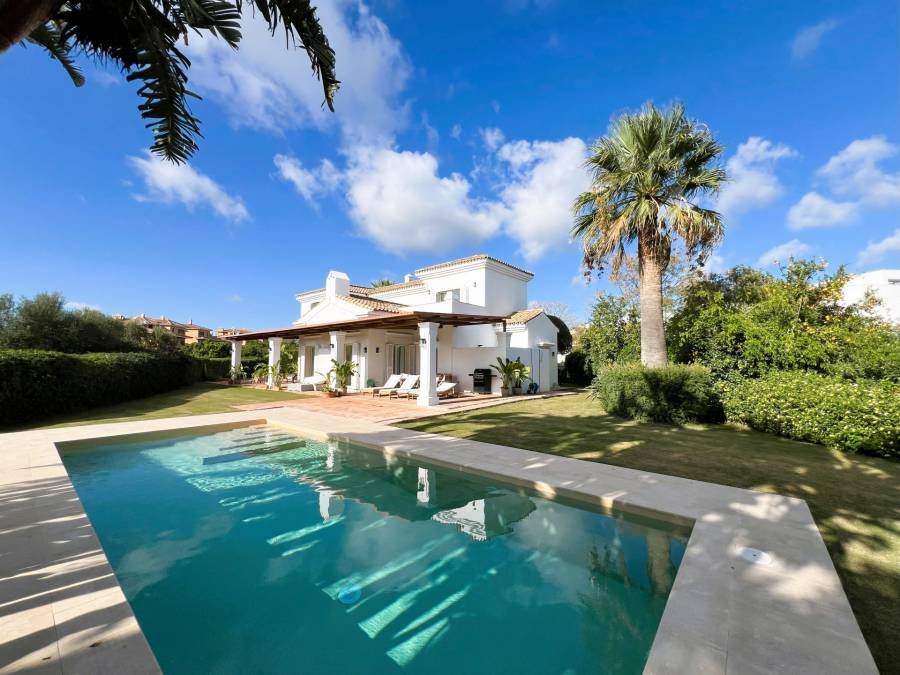 Villa en Sotogrande Alto, Sotogrande | 4 dormitorios | €1.70M