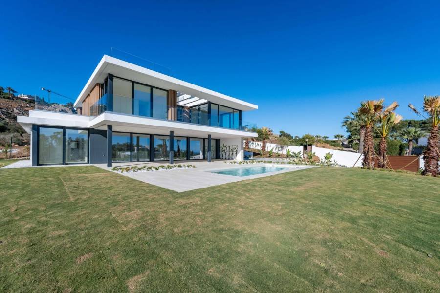 Villa in La Reserva Sotogrande | 5-bed | €3.35M