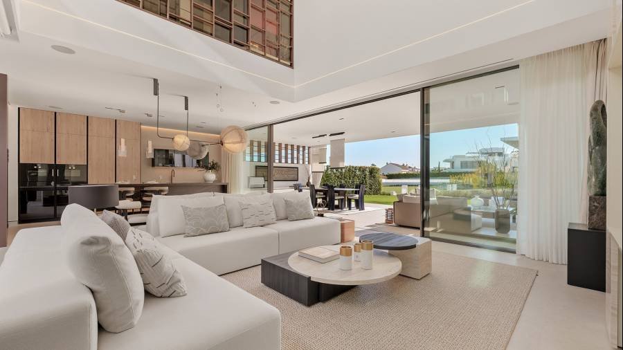 Semi Detached Villa in Marbella Golden Mile Marbella | 4-bed | €7.50M