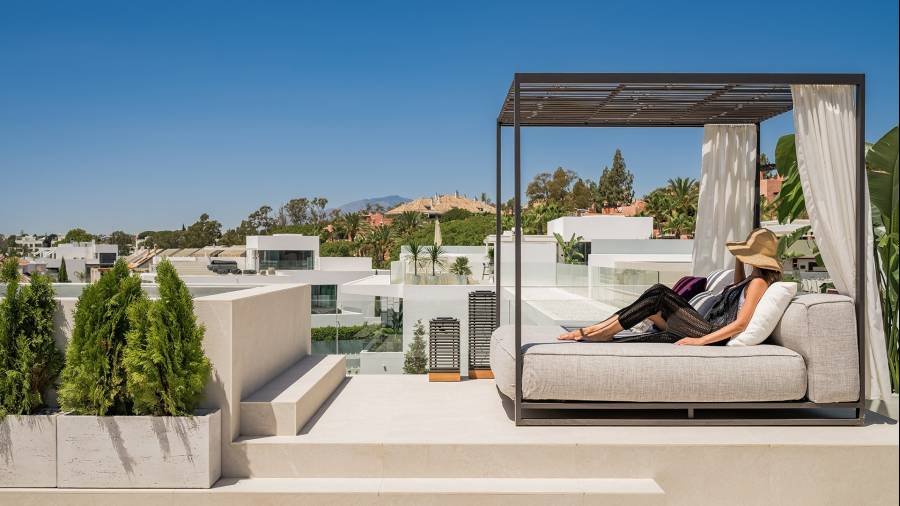 Semi Detached Villa in Marbella Golden Mile Marbella | 4-bed | €7.50M