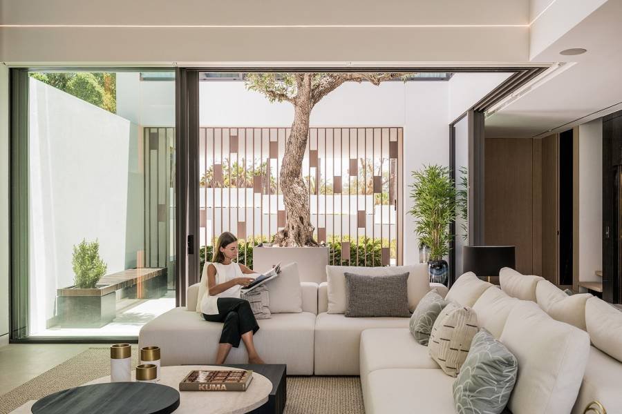 Semi Detached Villa in Marbella Golden Mile Marbella | 4-bed | €7.50M