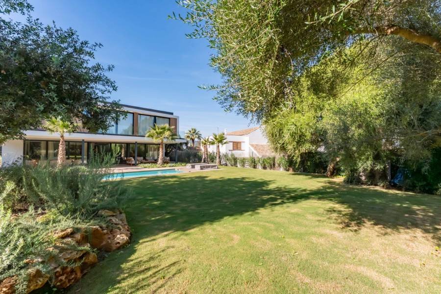 Villa in Sotogrande Costa Sotogrande | 5-bed | €2.85M