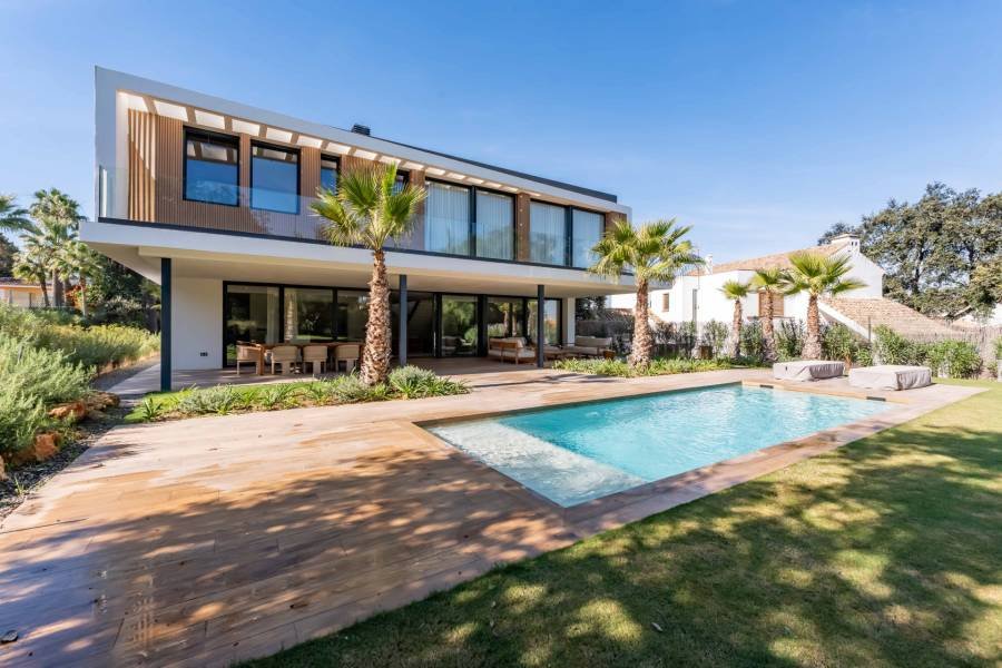 Villa in Sotogrande Costa Sotogrande | 5-bed | €2.85M