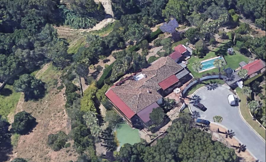 Villa in Sotogrande Costa Sotogrande | 6-bed | €2.78M