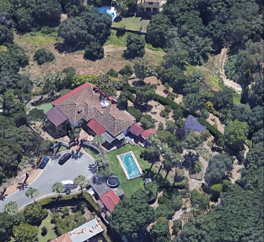 Villa in Sotogrande Costa Sotogrande | 6-bed | €2.78M