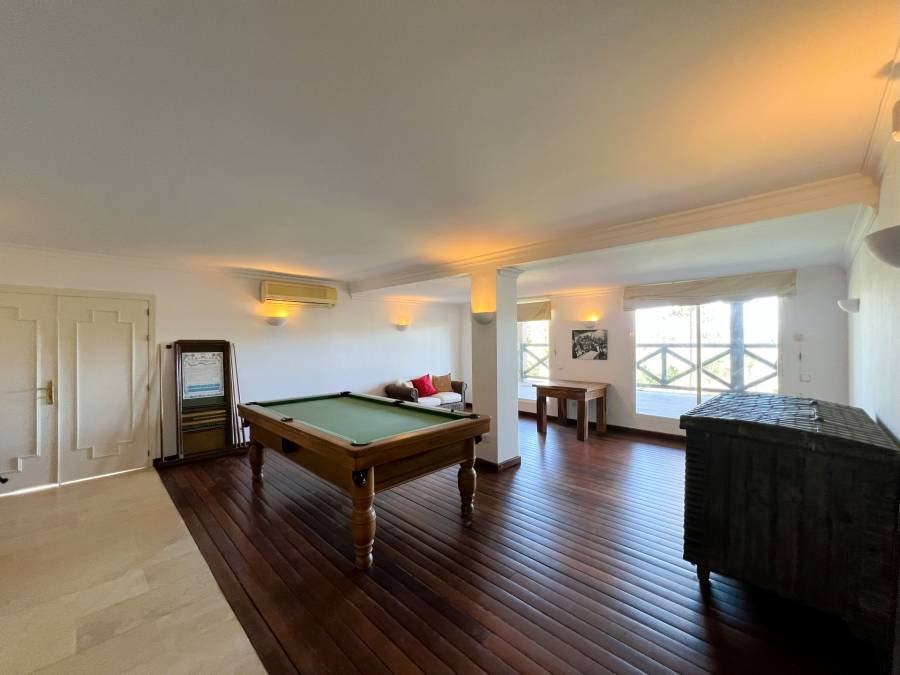 Villa in Sotogrande Costa Sotogrande | 6-bed | €2.78M
