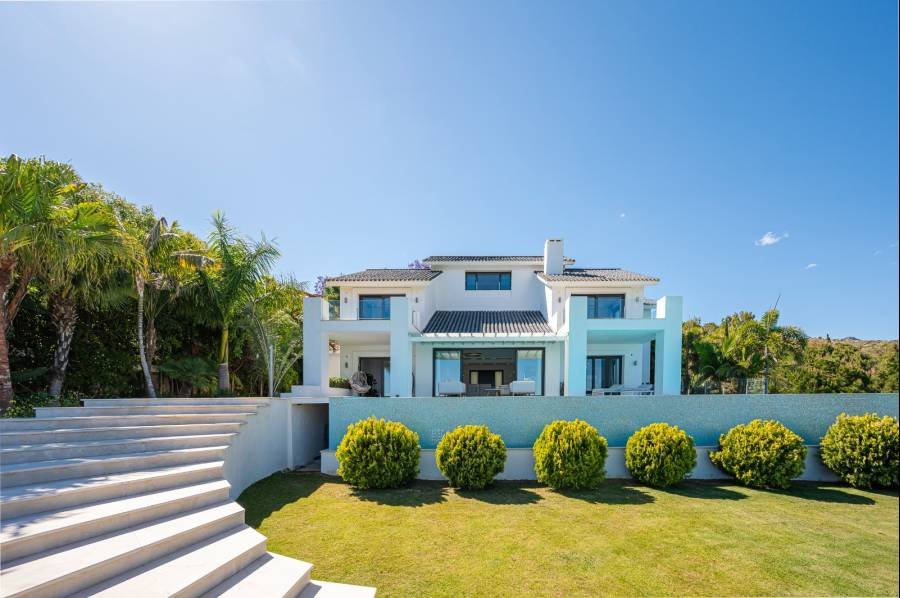Villa в Los Flamingos Golf, Benahavis | 6 спален | €9.90M