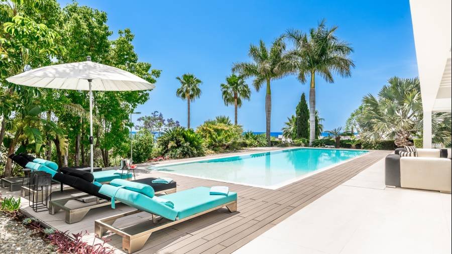 Villa in Los Flamingos Golf Benahavis | 6-bed | €4.90M