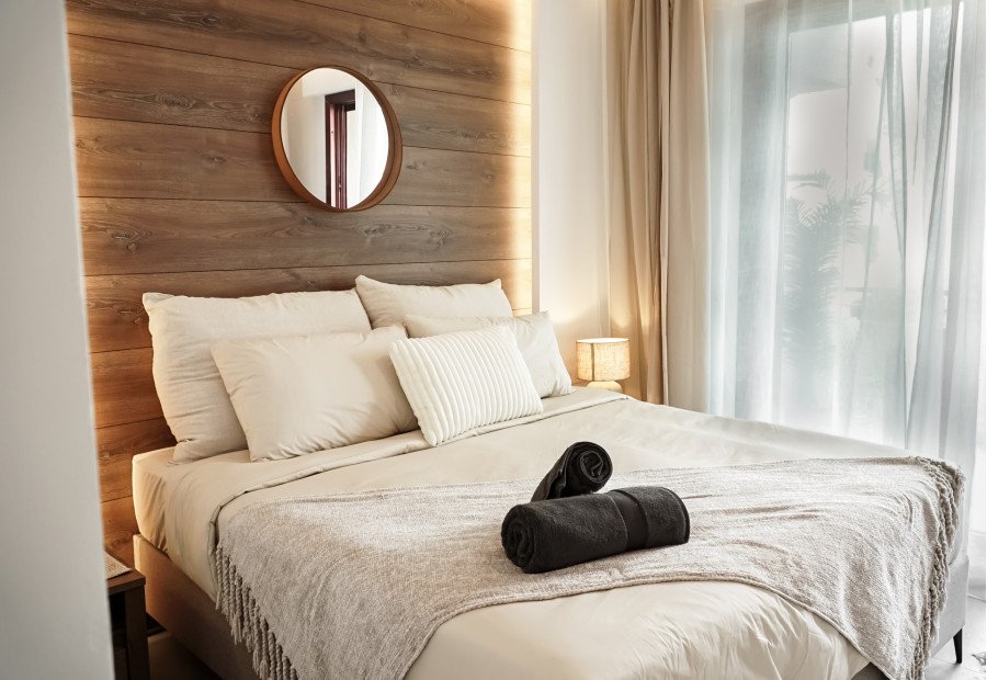 APARTAMENTO COMPLETAMENTE MODERNO EN UNA URBANIZACIÓN DE SAN PEDRO EN PRIMERA LÍNEA DE PLAYA