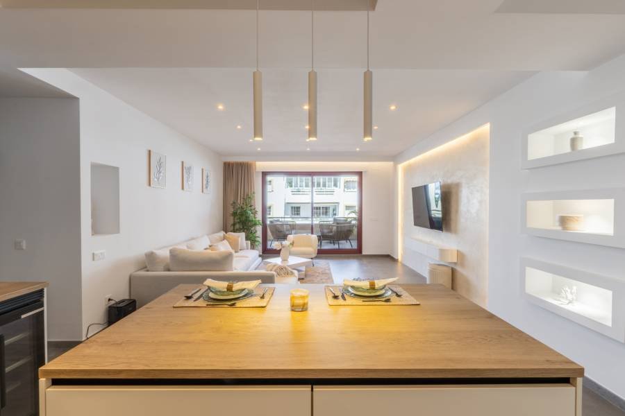 COMPLETELY MODERN APARTMENT IN A BEACHFRONT SAN PEDRO URBANIZATION.