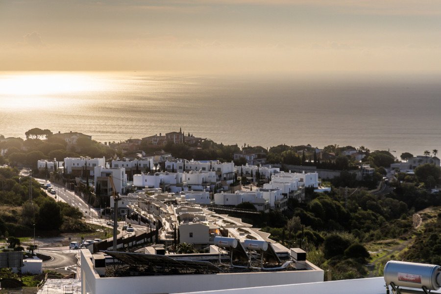 Exclusiva Villa en Mijas, Málaga con Vistas Panorámicas y Lujo Moderno