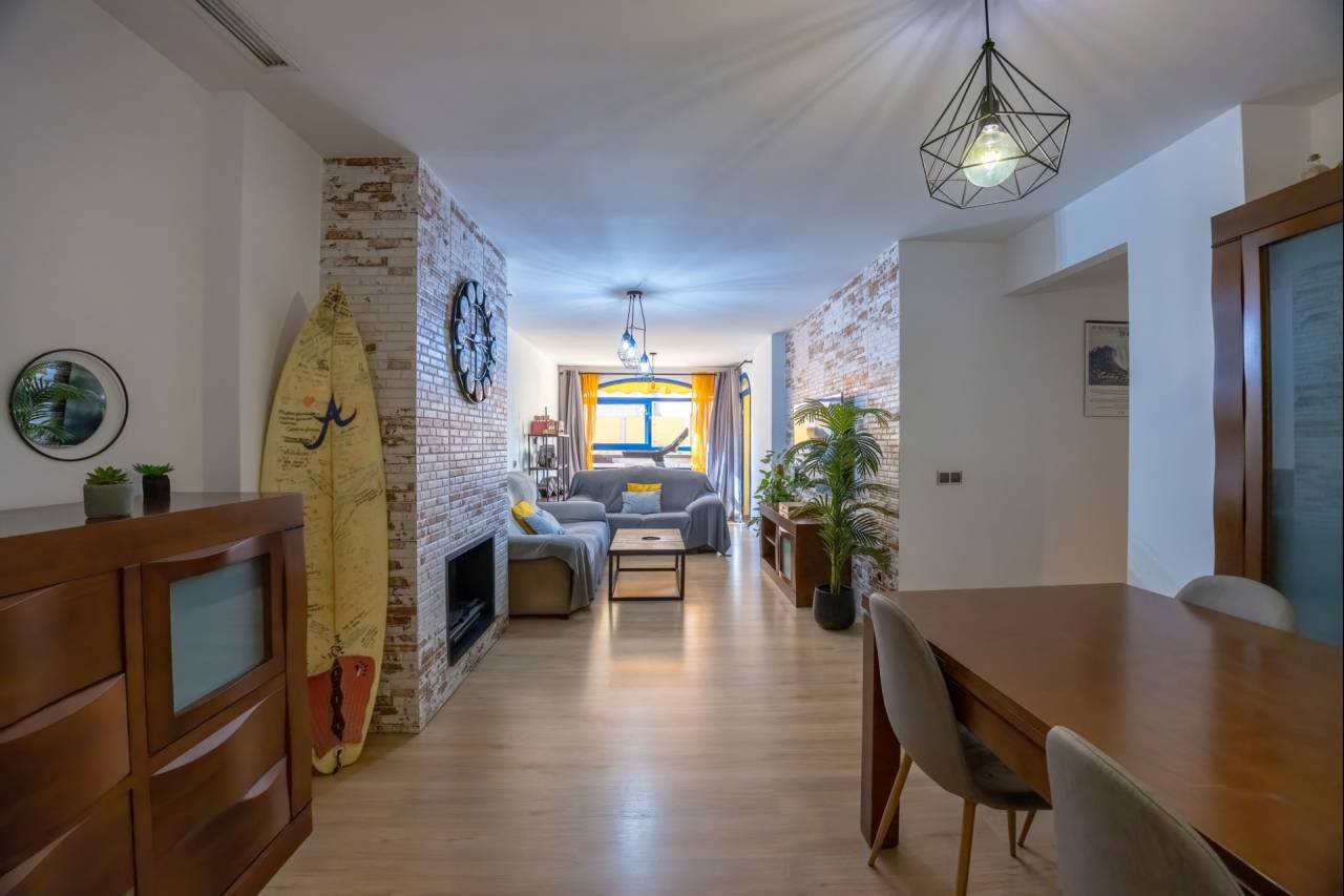 Moderno Piso Reformado de 3 Dormitorios en Venta en Marbella