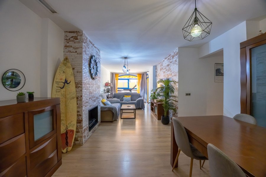 Moderno Piso Reformado de 3 Dormitorios en Venta en Marbella