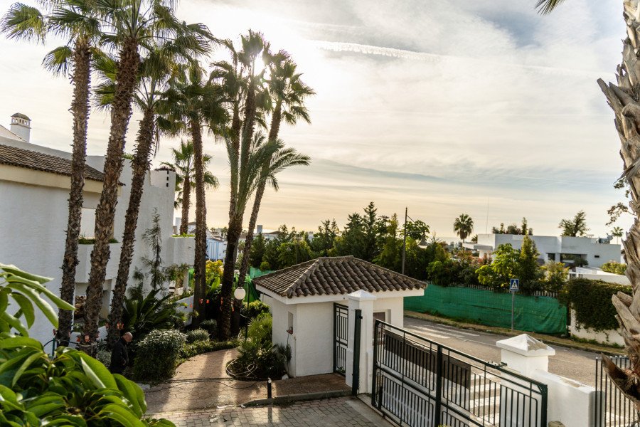 Elegantes Villas y Áticos en El Paraíso