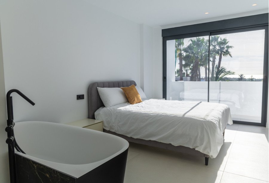 Elegantes Villas y Áticos en El Paraíso